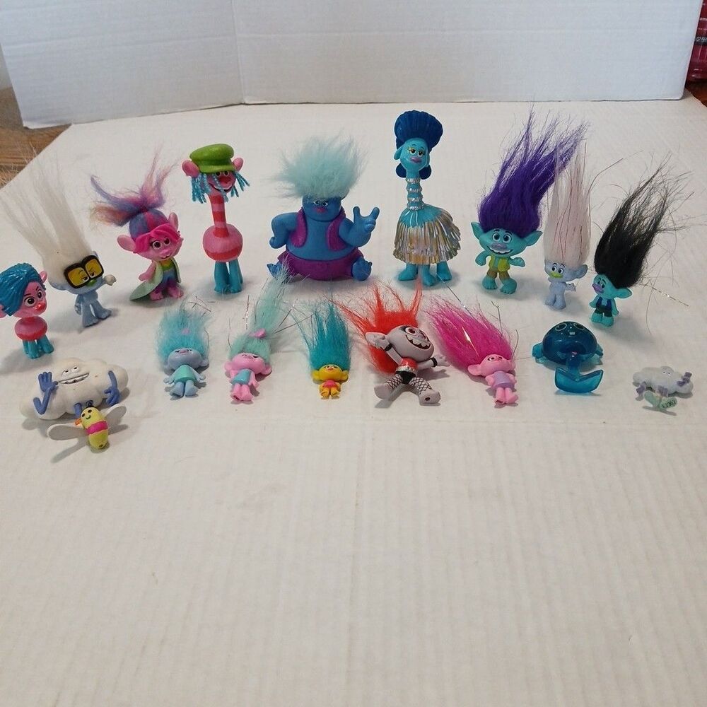 Lot Of 18 DreamWorks Trolls Mini & Small Figures Loose Mixed Lot